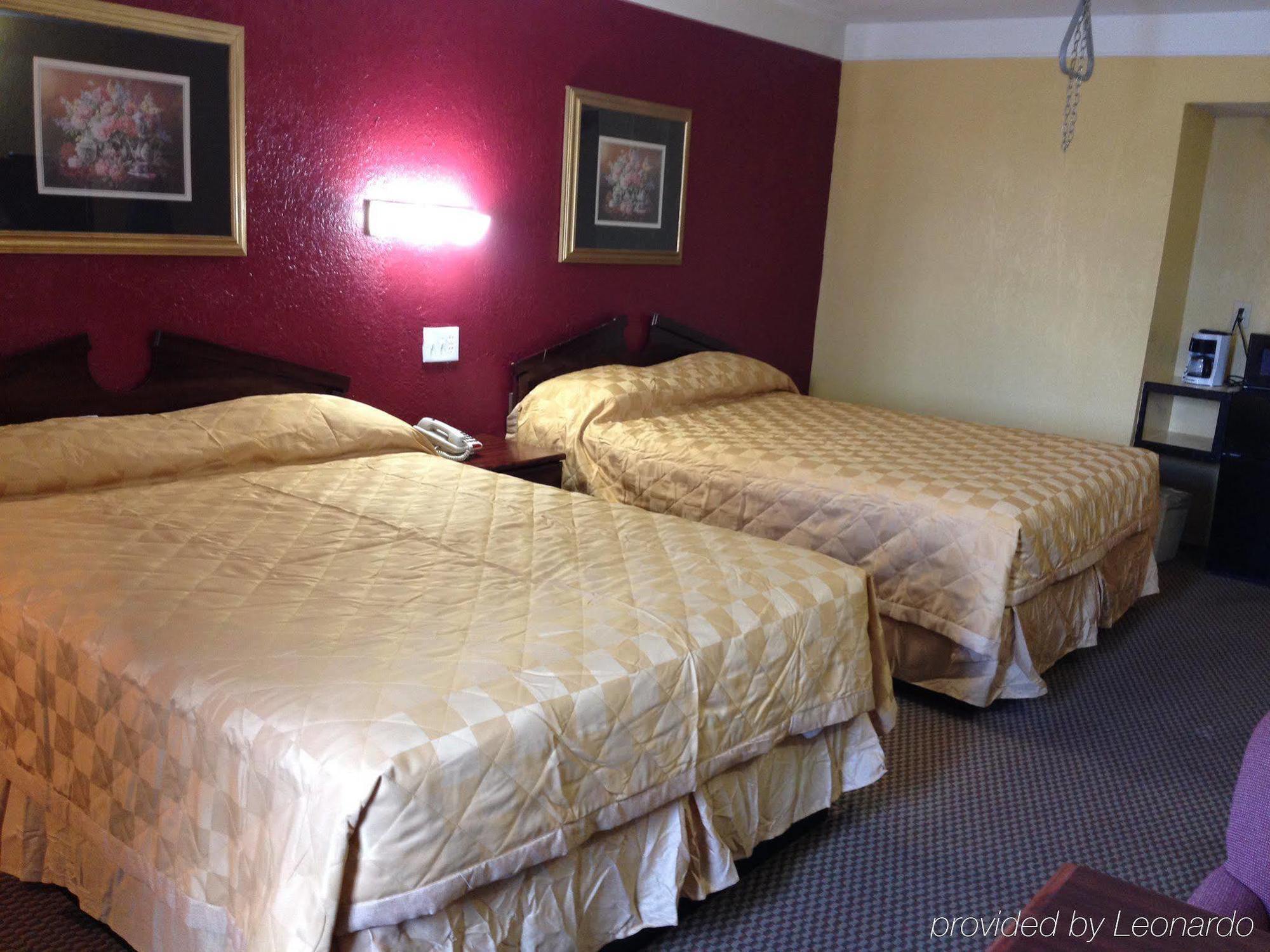 Economy Inn & Suites Дентон Экстерьер фото