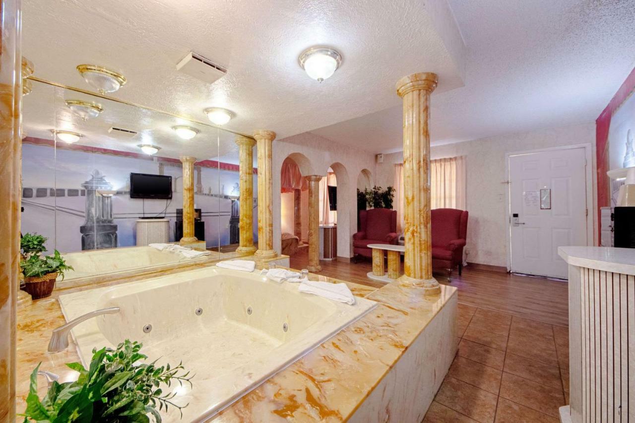 Economy Inn & Suites Дентон Экстерьер фото