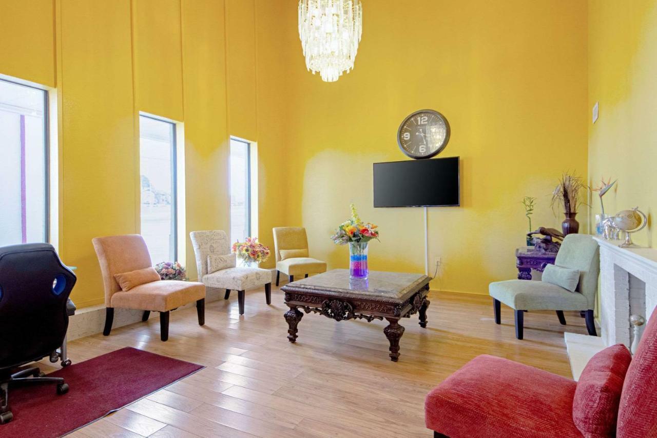 Economy Inn & Suites Дентон Экстерьер фото