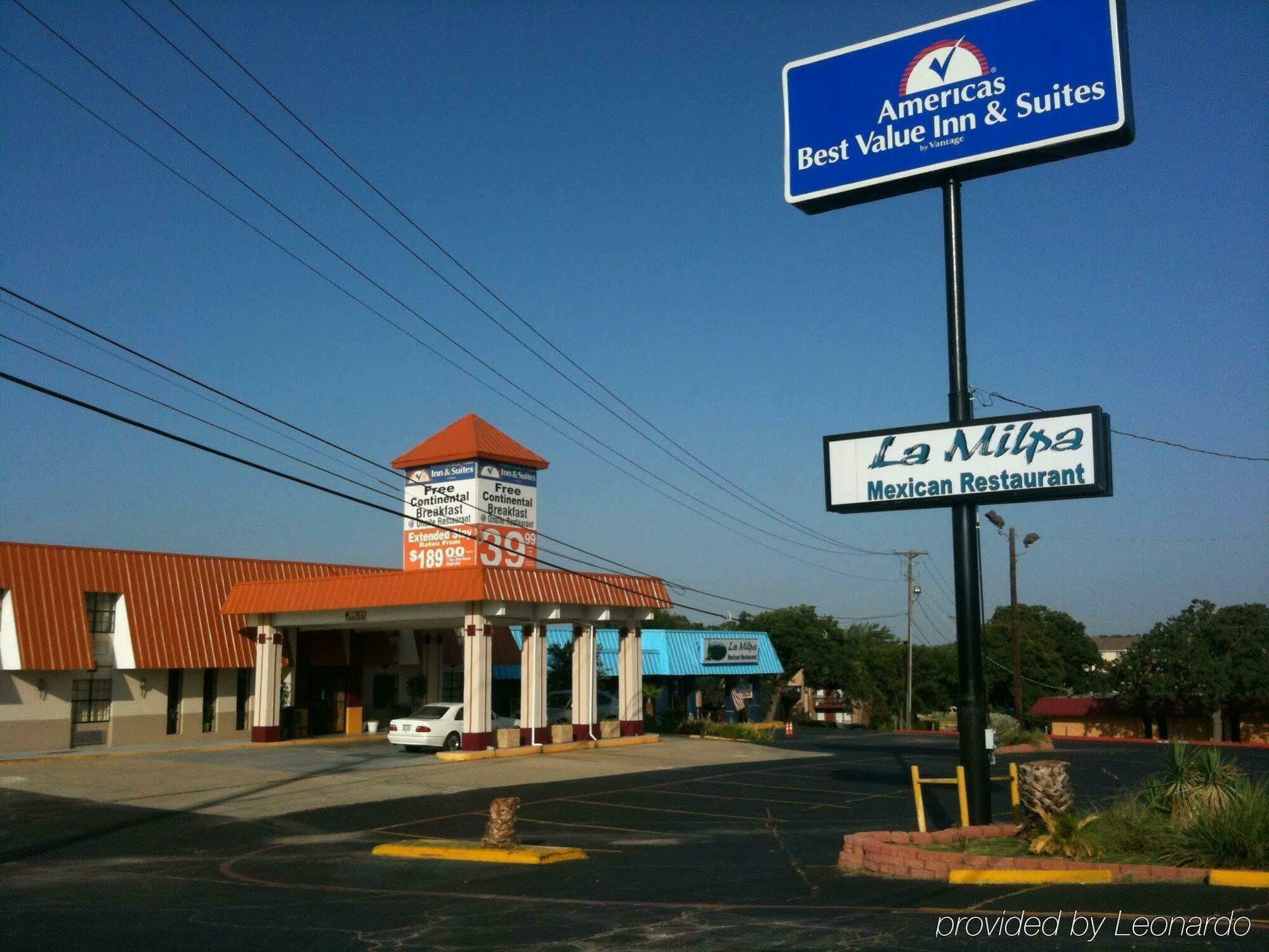 Economy Inn & Suites Дентон Экстерьер фото