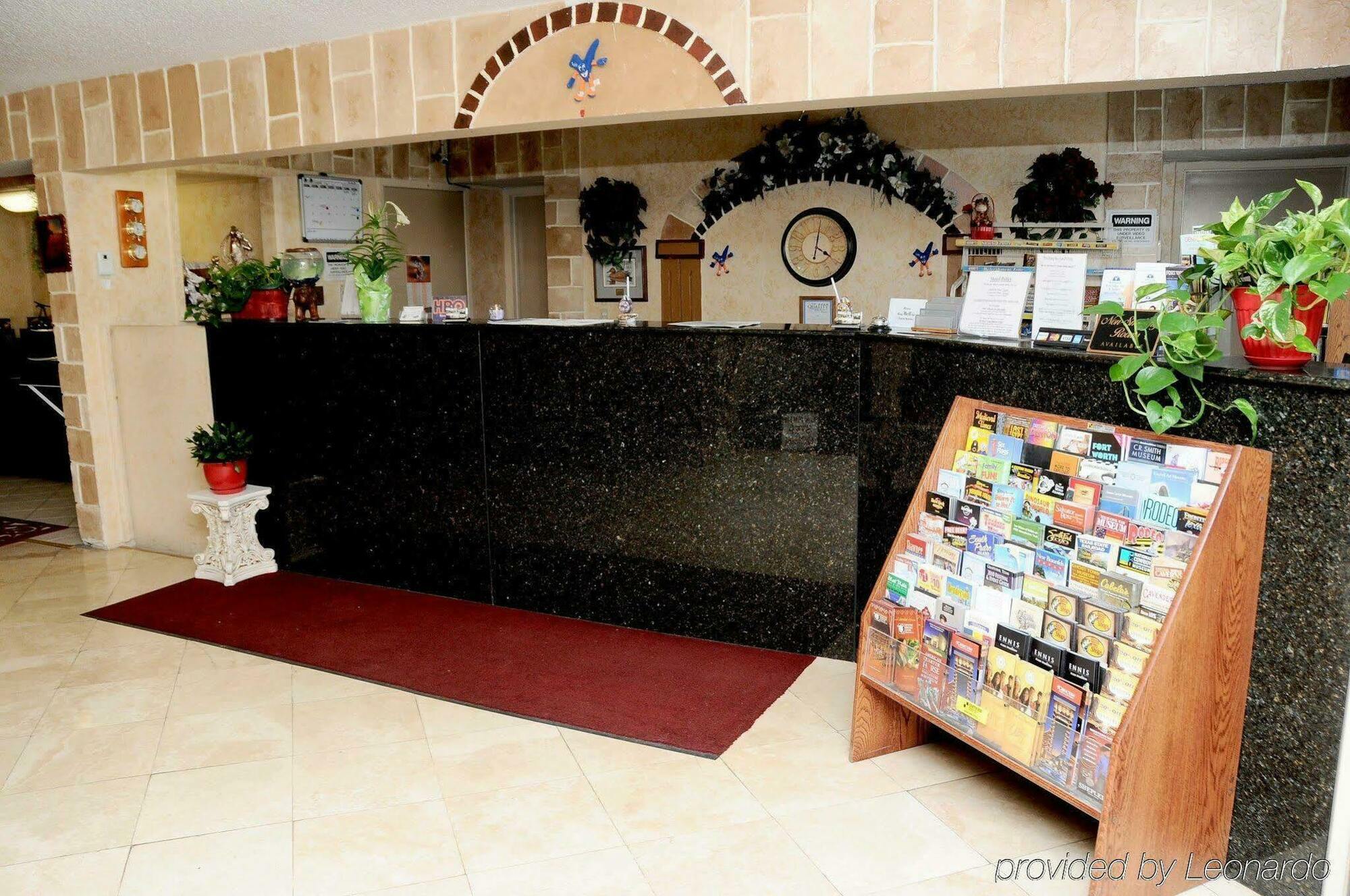 Economy Inn & Suites Дентон Экстерьер фото