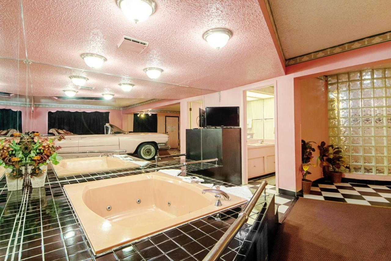 Economy Inn & Suites Дентон Экстерьер фото